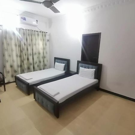 Lux Lounge Guest House Islamabad Exterior foto