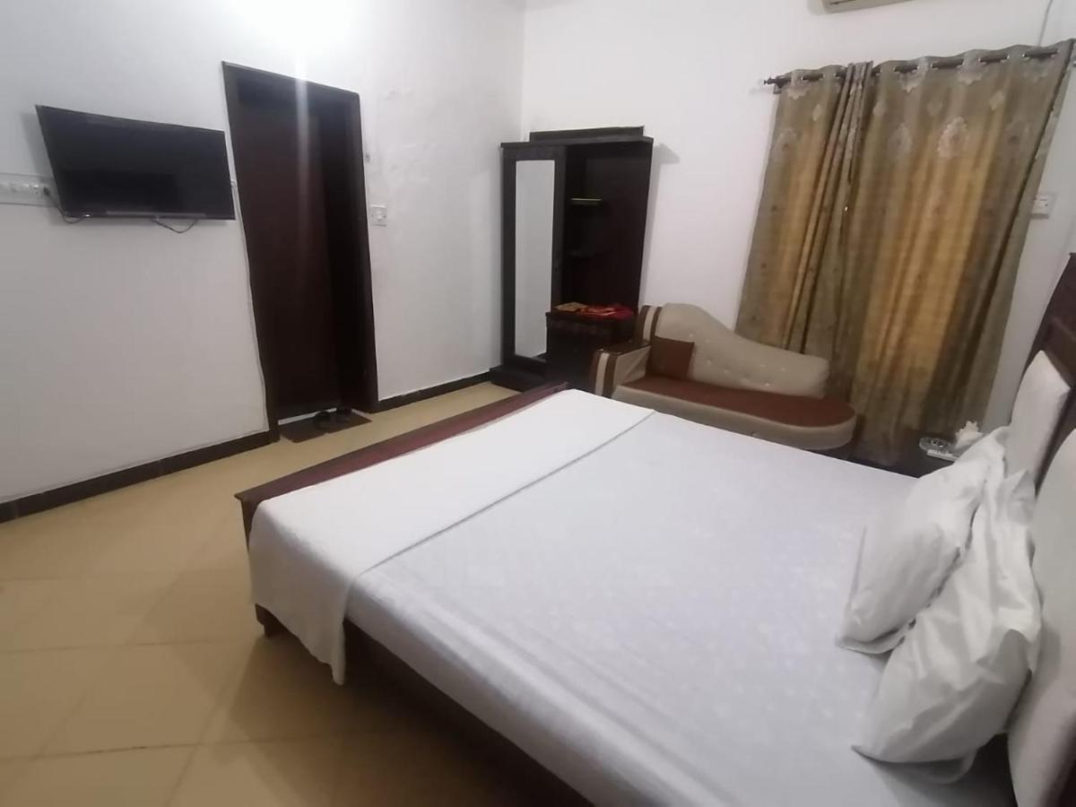 Lux Lounge Guest House Islamabad Exterior foto